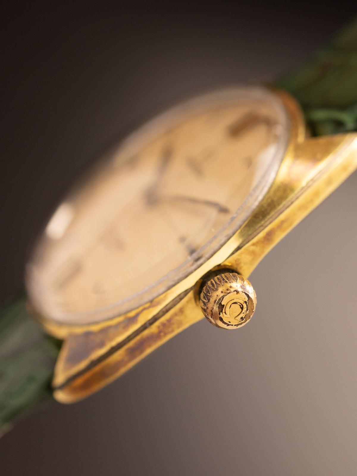 Omega Seamaster Cosmic Crosshair Dial Gold 26146021 Cal.601 (Ref. 135016-tool 105) (33mm; Manual)
