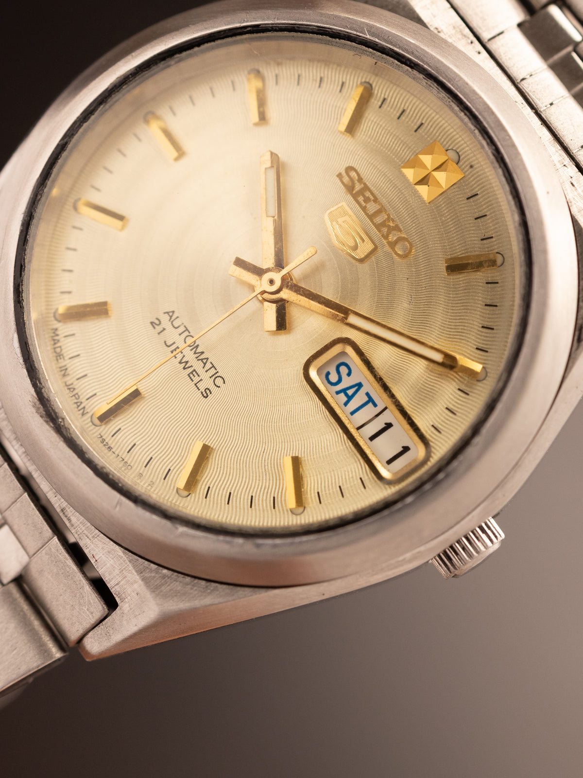 Seiko 5 Gold Hologram Dial 951872 (Ref. 7S26-0070) (34mm; Automatic) (Rare)