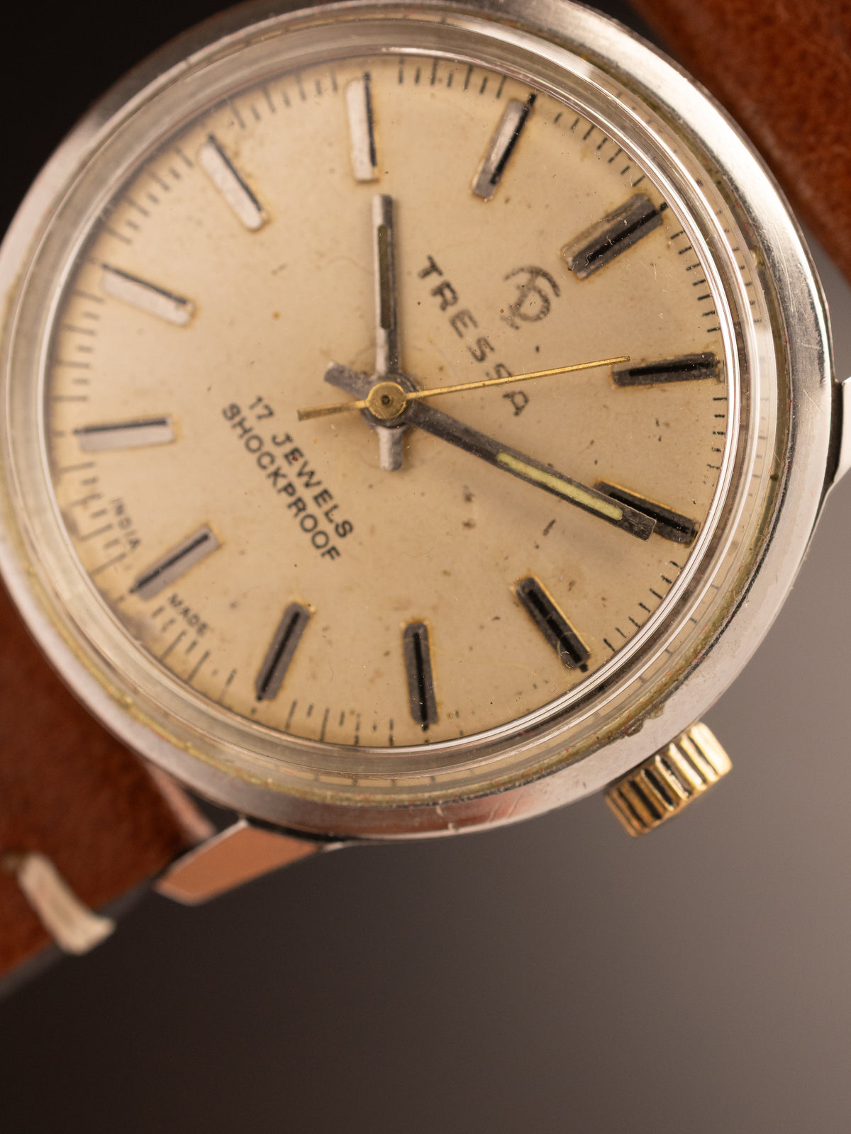 Tressa 17 Jewels Brown White Thread Strap (Ref. Unknown) (33mm; Manual)