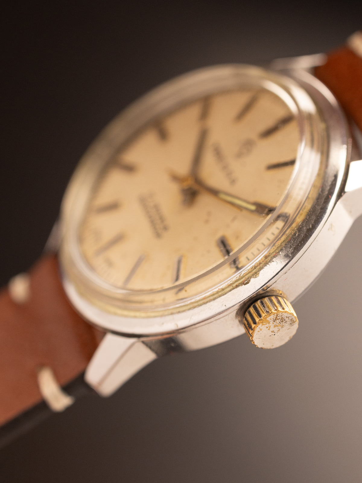 Tressa 17 Jewels Brown White Thread Strap (Ref. Unknown) (33mm; Manual)