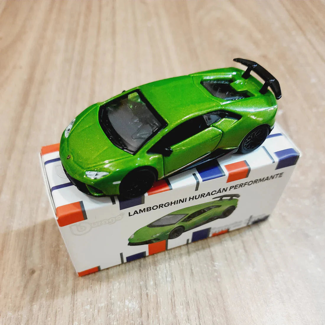 Official Bburago Lamborghini Huracan Perfomante  - 1 : 64 Diecast Scale Model