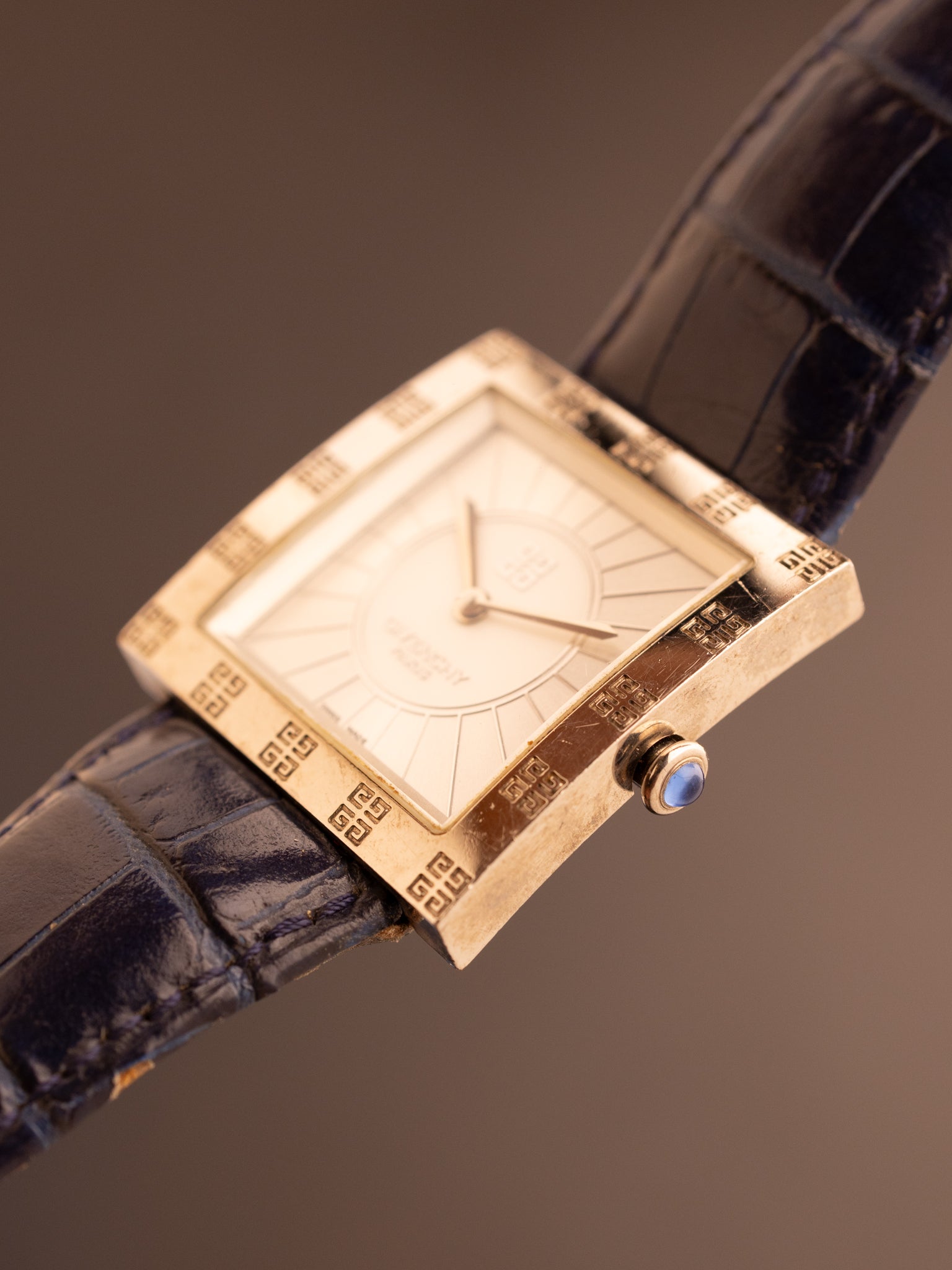 Givenchy Apsaras (Ref. C-2714300) (27mm; Quartz)