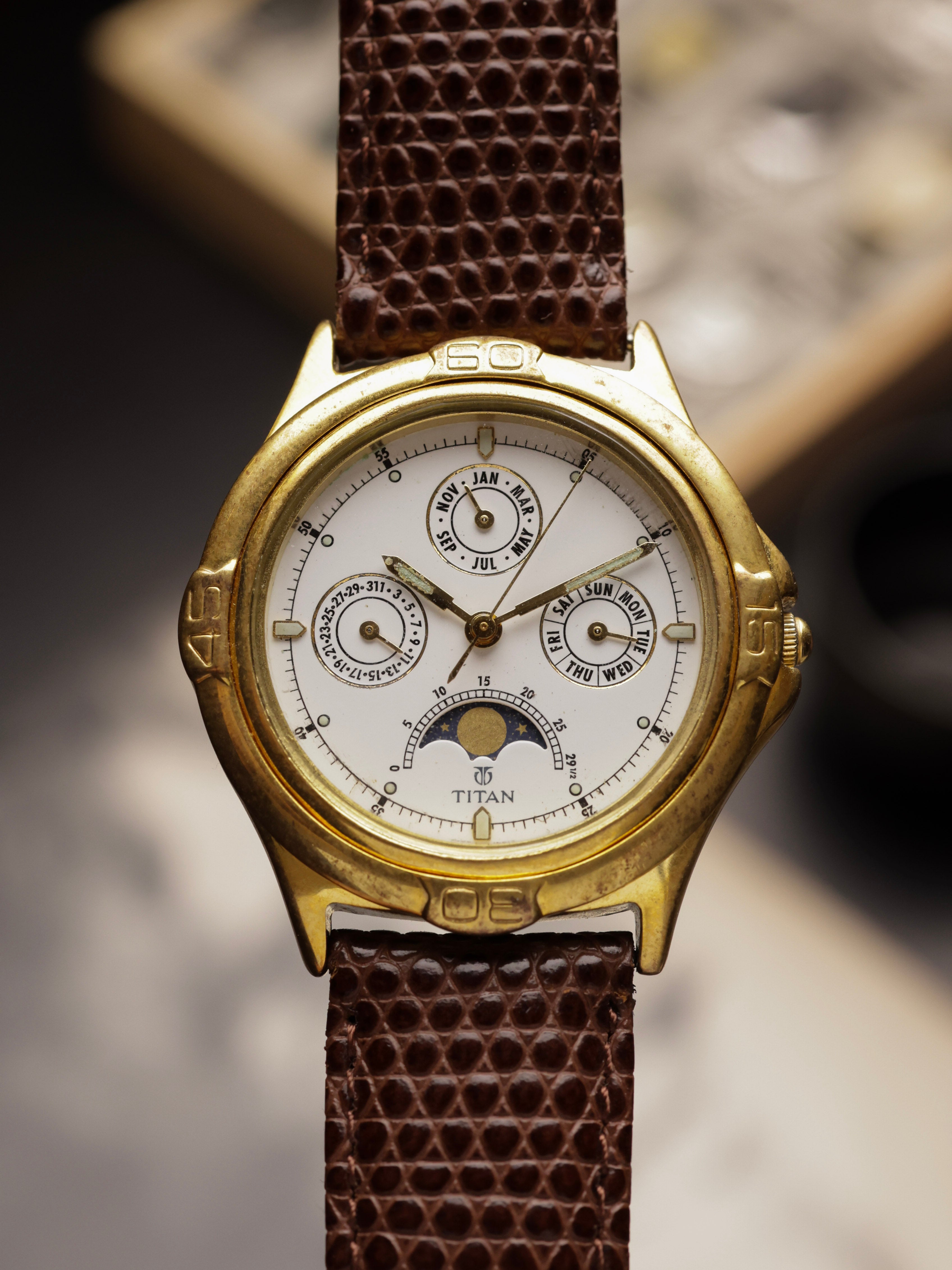 Titan Moonphase  592YAC