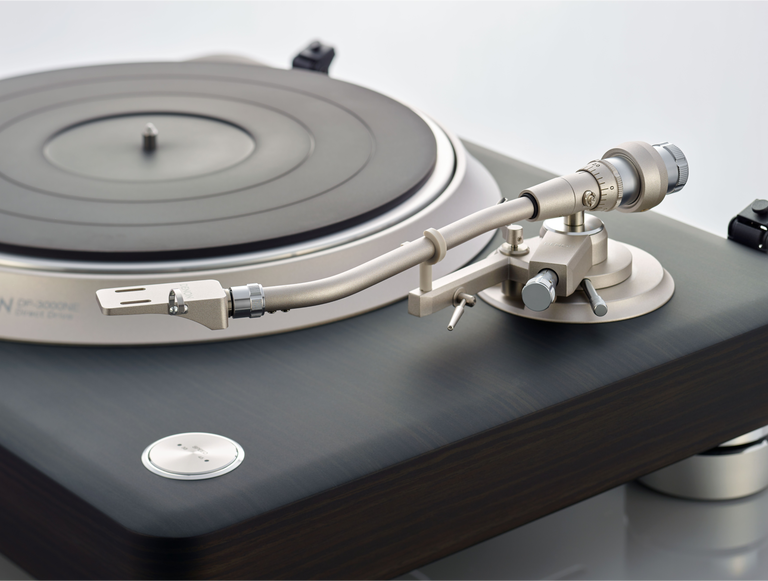 Denon DP 3000NE Direct Drive Turntable