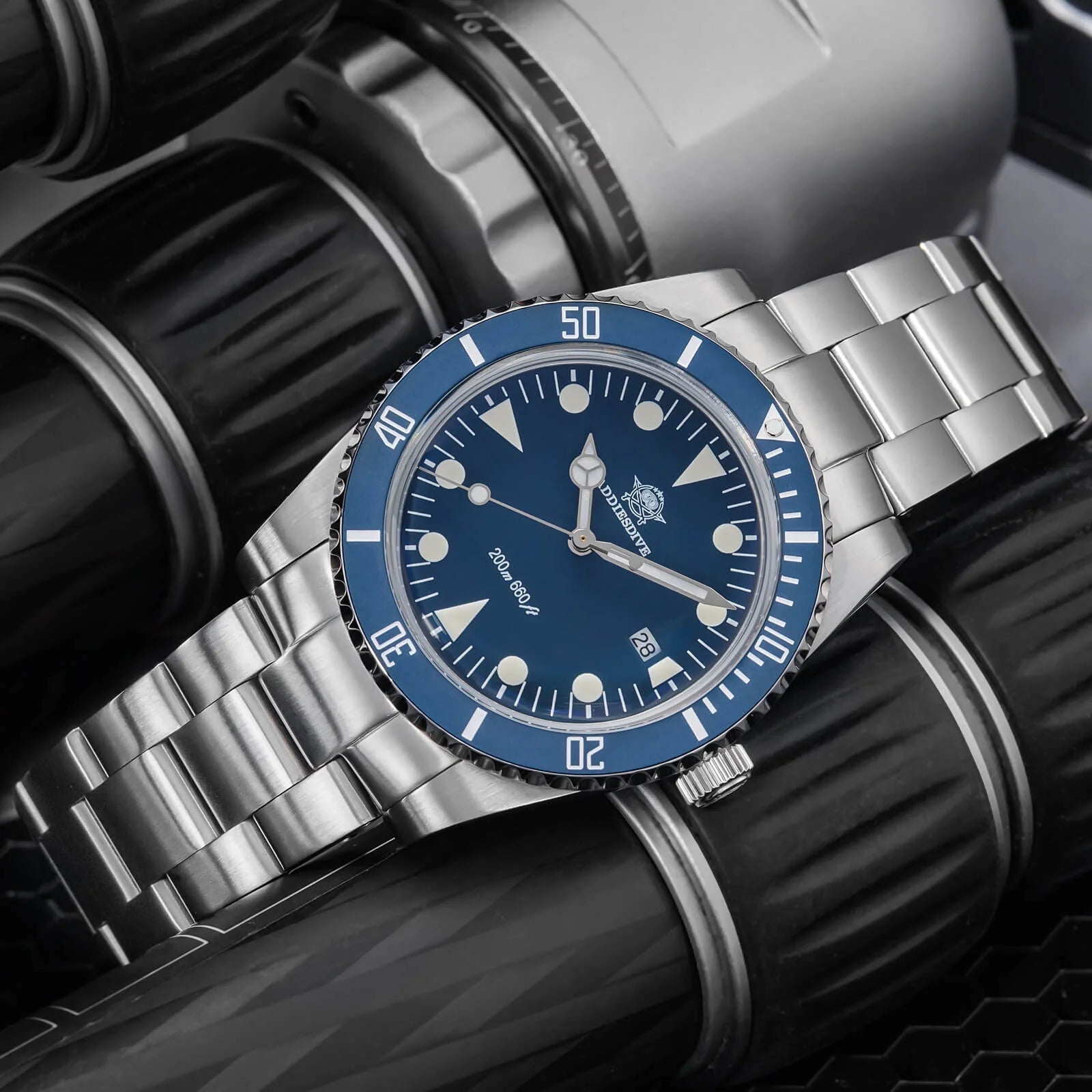 ADDIESDIVE 39mm Quartz Watch with Bi-directional Rotating Bezel AD2068