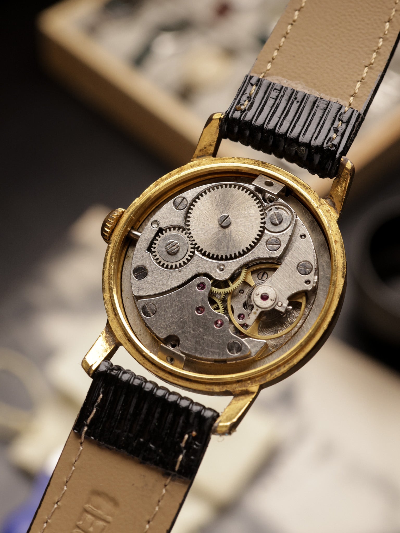 Poebeda Gold 3D Dial (Ref. 009552)- [38mm]	Manual