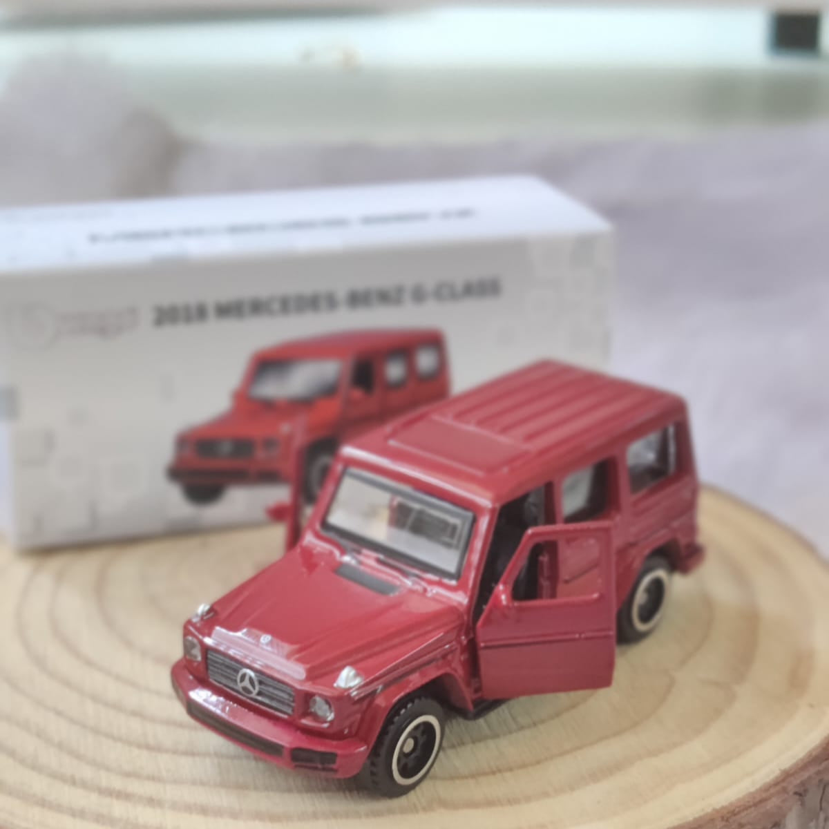 Official Bburago 2018 Mercedes Benz G-Class - 1 : 64 Diecast Scale Model