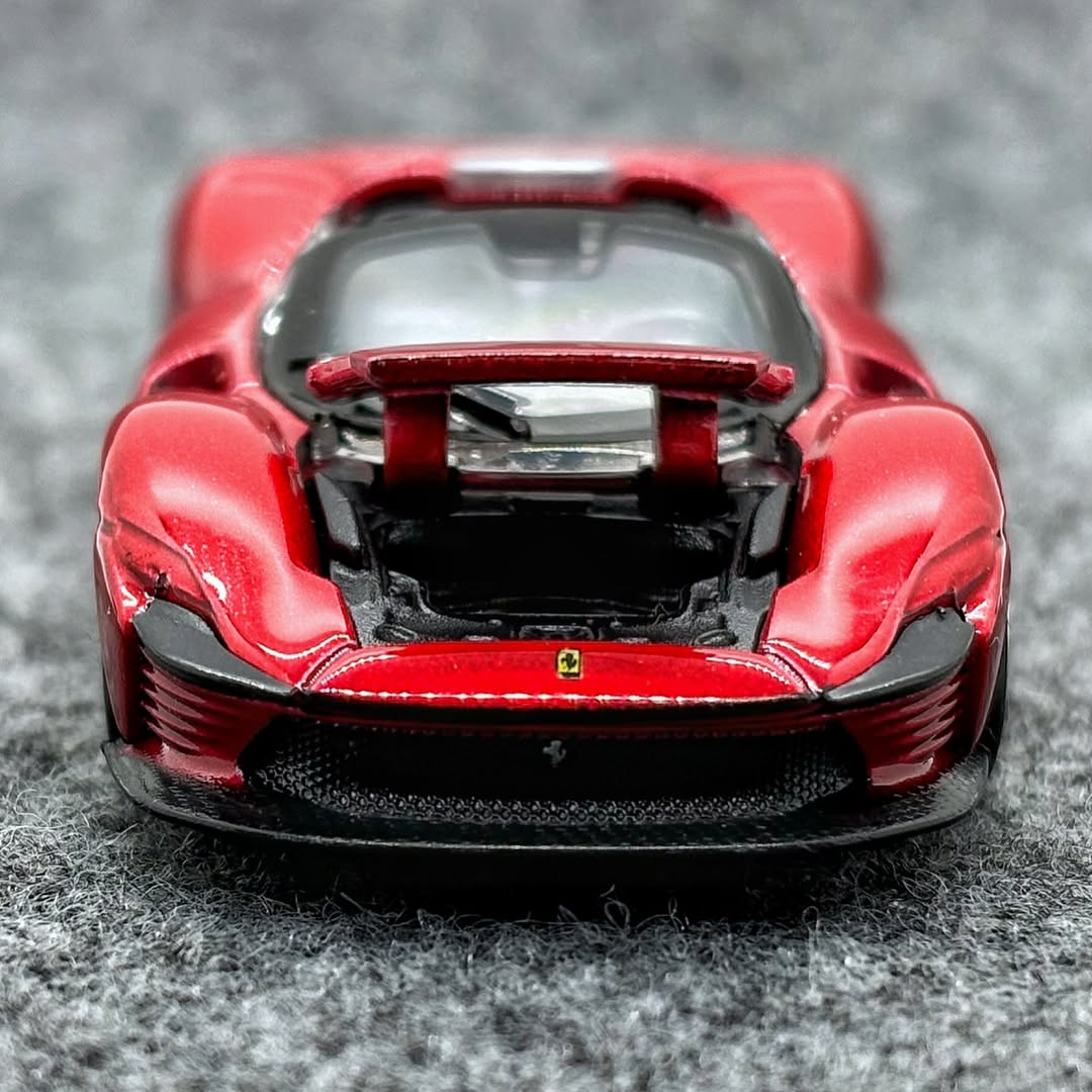 Official Bburago Ferrari Daytona SP3  - 1 : 64 Diecast Scale Model