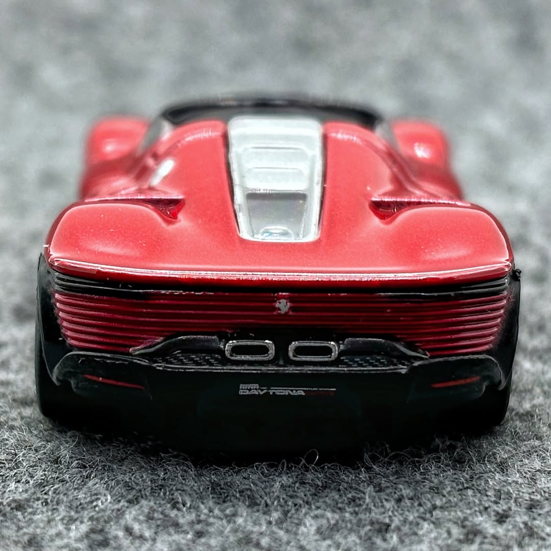 Official Bburago Ferrari Daytona SP3  - 1 : 64 Diecast Scale Model