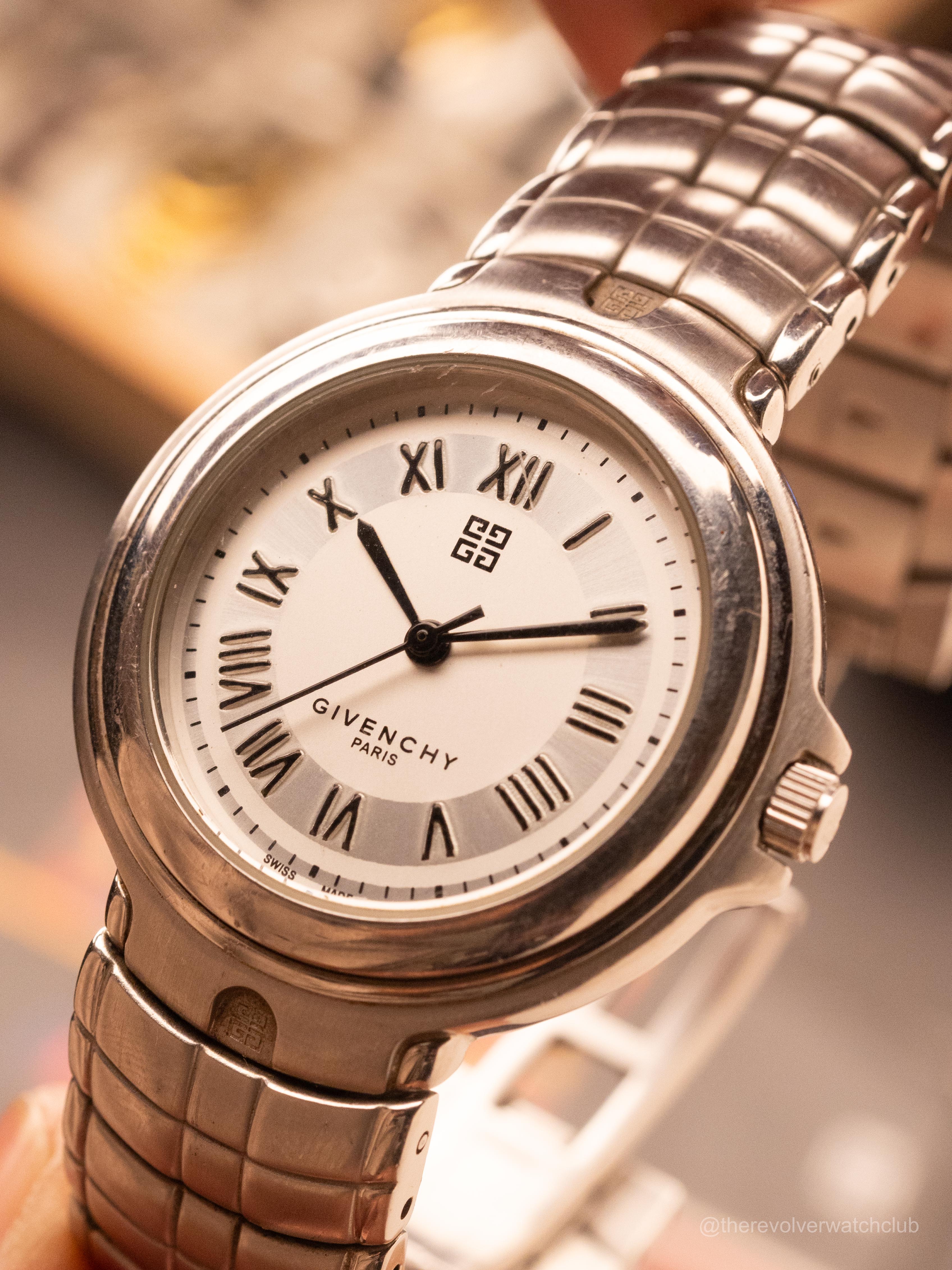 Givenchy Pagode (Ref. PA 300072) (37mm; Quartz) — image 1