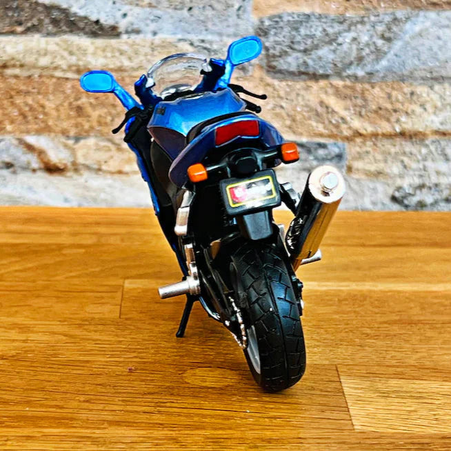Bburago - 1 : 18 Diecast Scale Model -  Official Licensed Product - Kawasaki Ninja ZX-10R