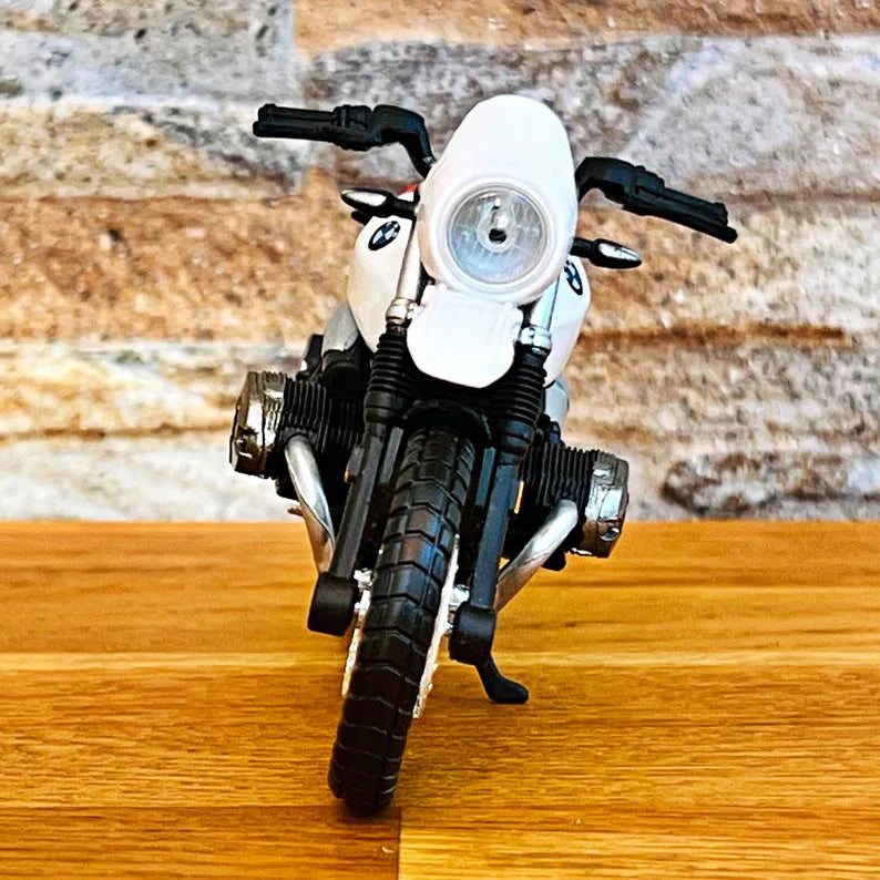 Bburago - 1 : 18 Diecast Scale Model -  Official Licensed Product - BMW R nineT Urban GS