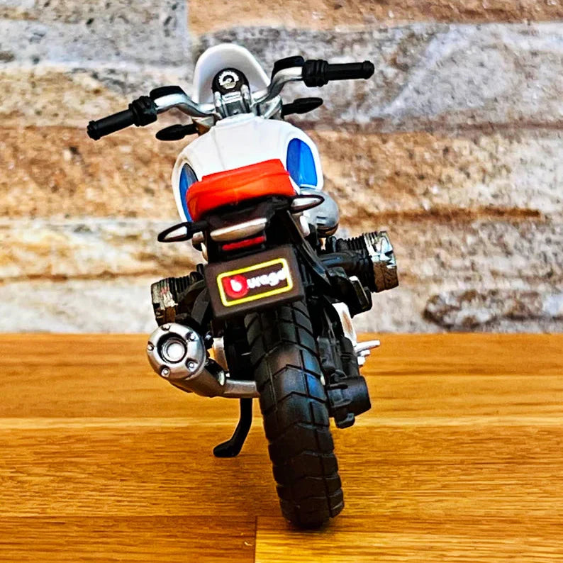 Bburago - 1 : 18 Diecast Scale Model -  Official Licensed Product - BMW R nineT Urban GS