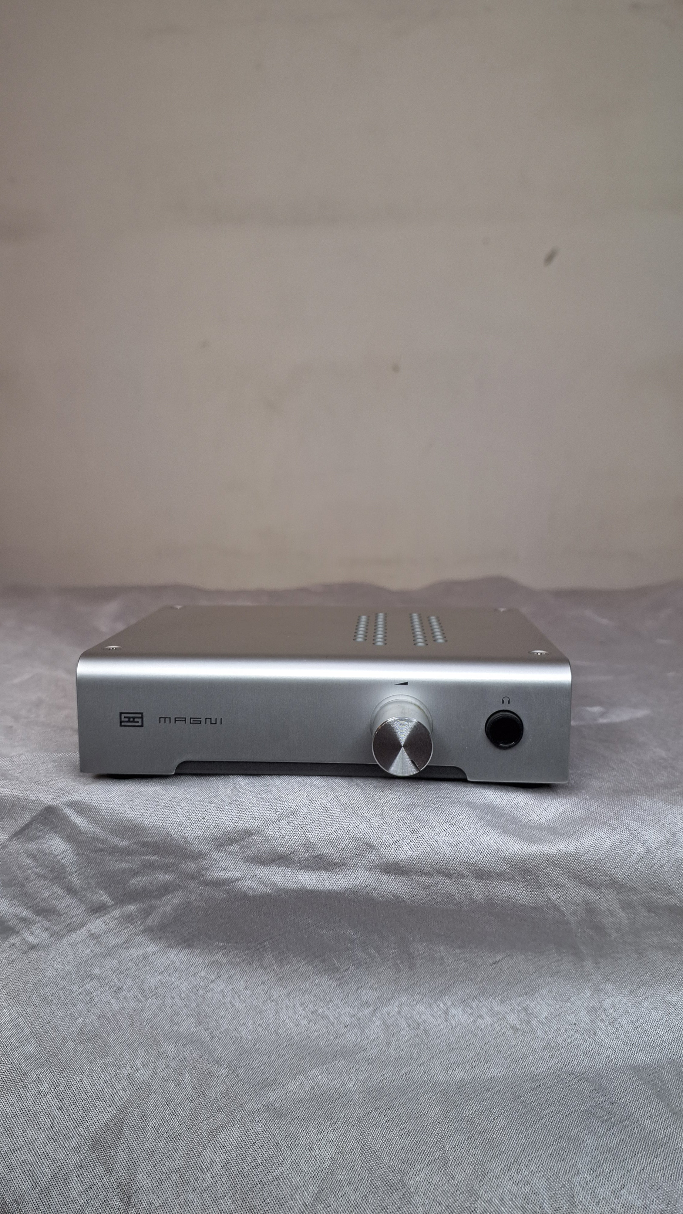 Schiit Magni 3+ (Open Box)