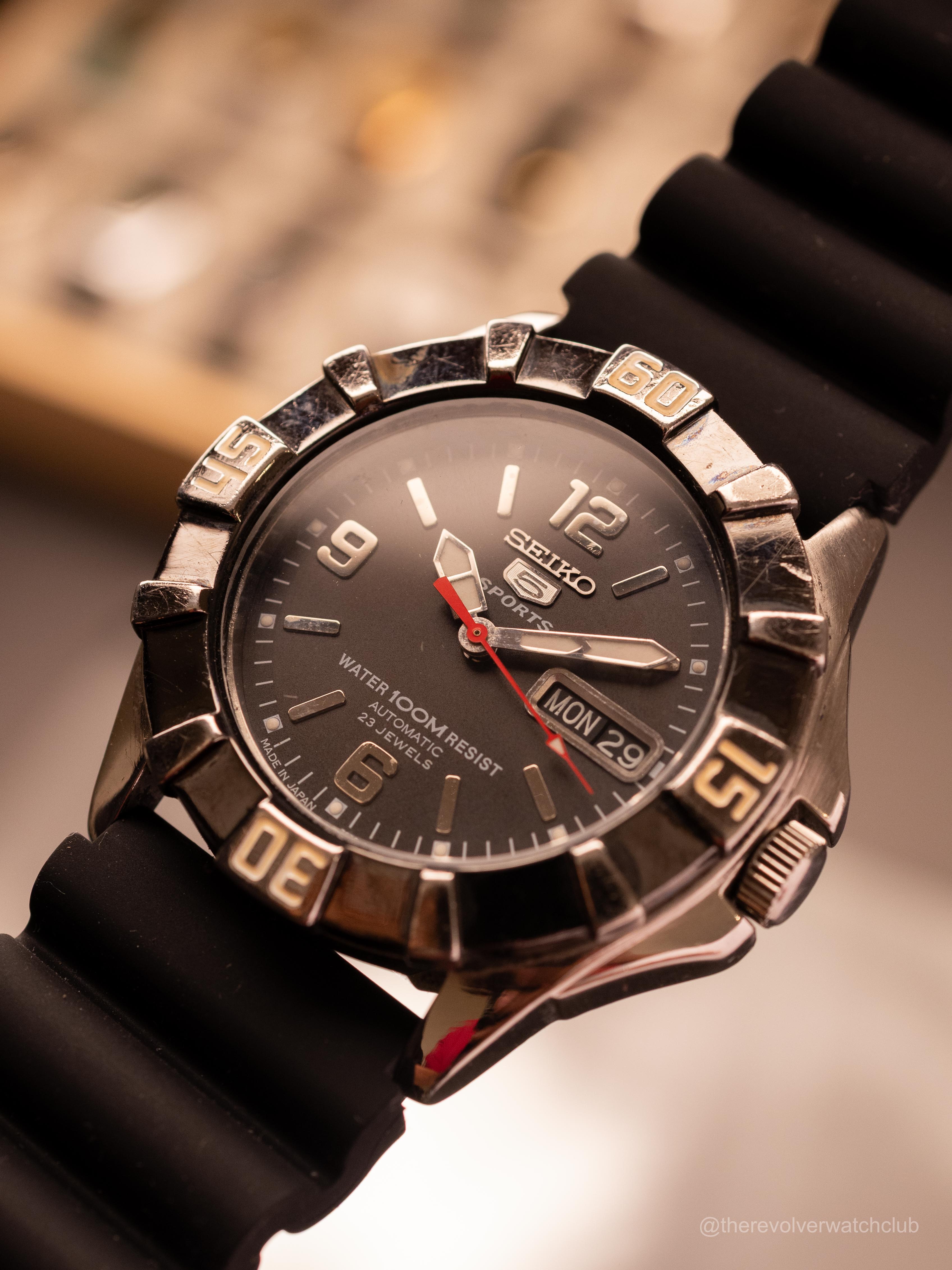 Seiko 5 Sports (Ref. 7S36-O3F0) (42mm; Automatic) — image 3