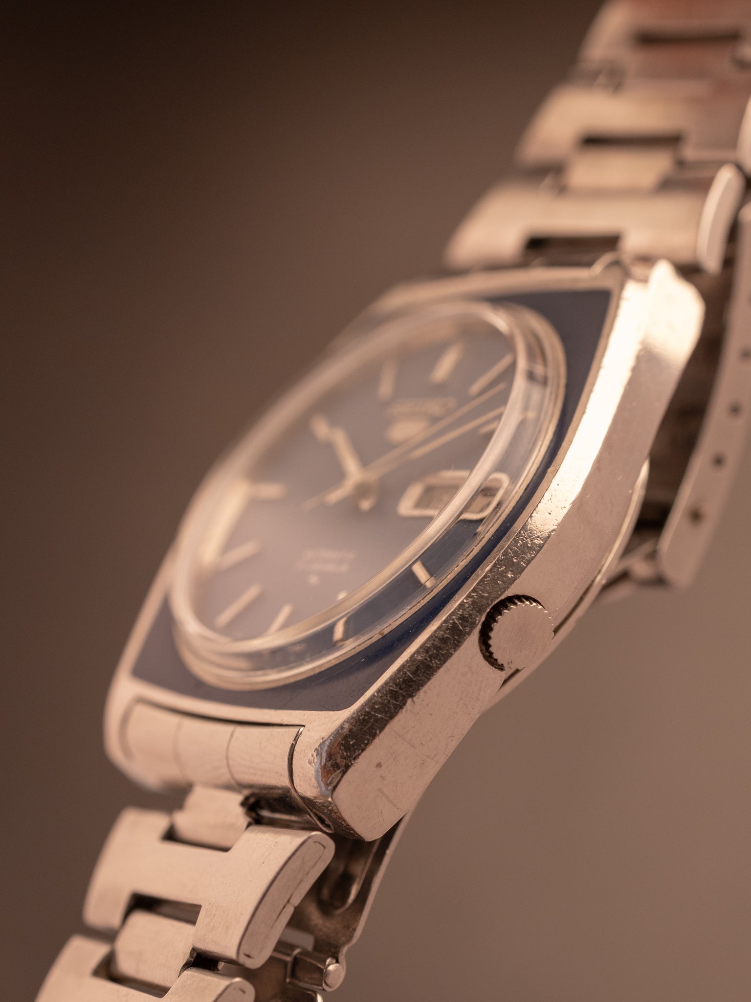 Seiko 5 Tonneau (Ref. 7019-7380) (37mm; Manual)