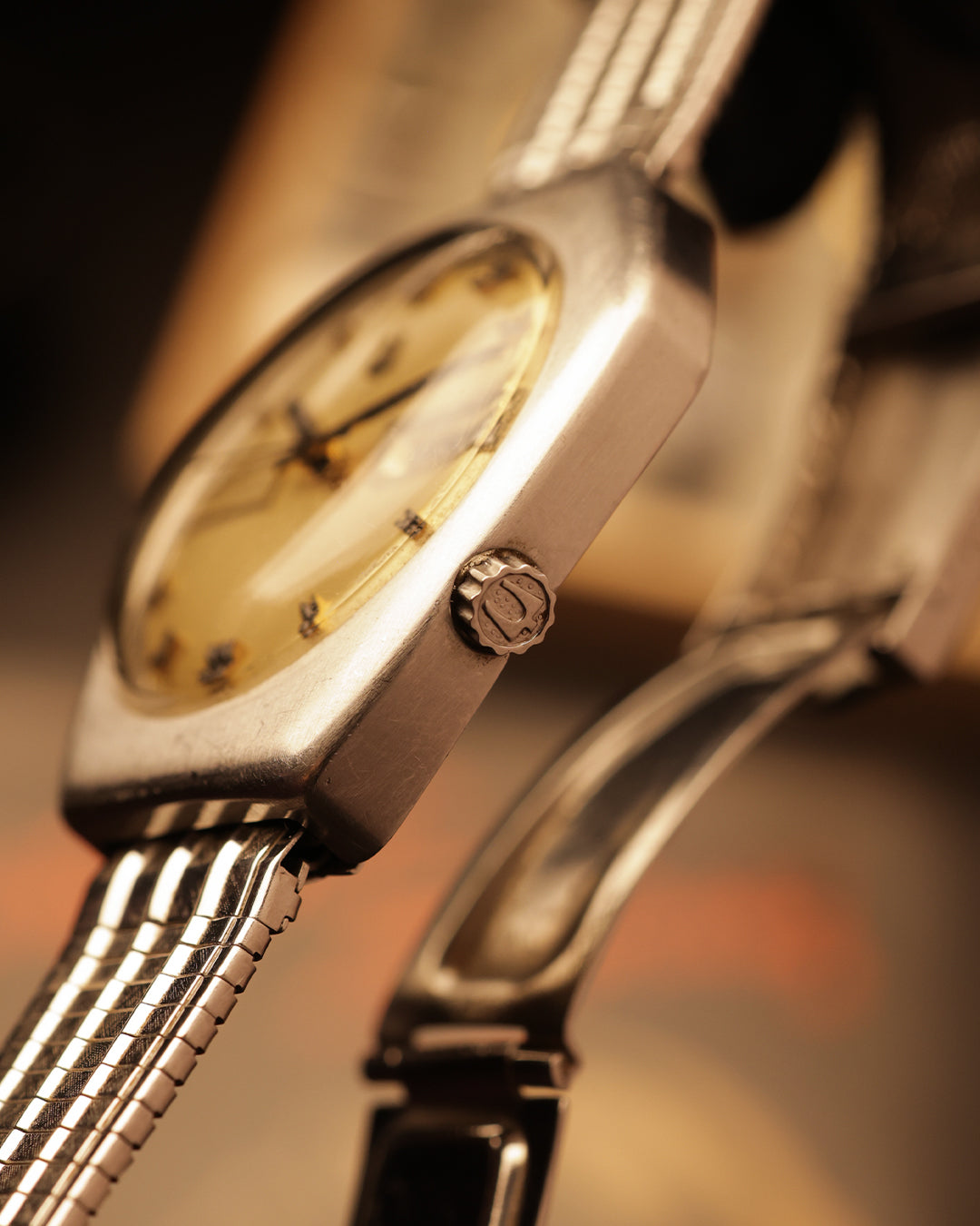 Buy Vintage Watch Seiko Quartz - [28x30mm] | The Revolver Club