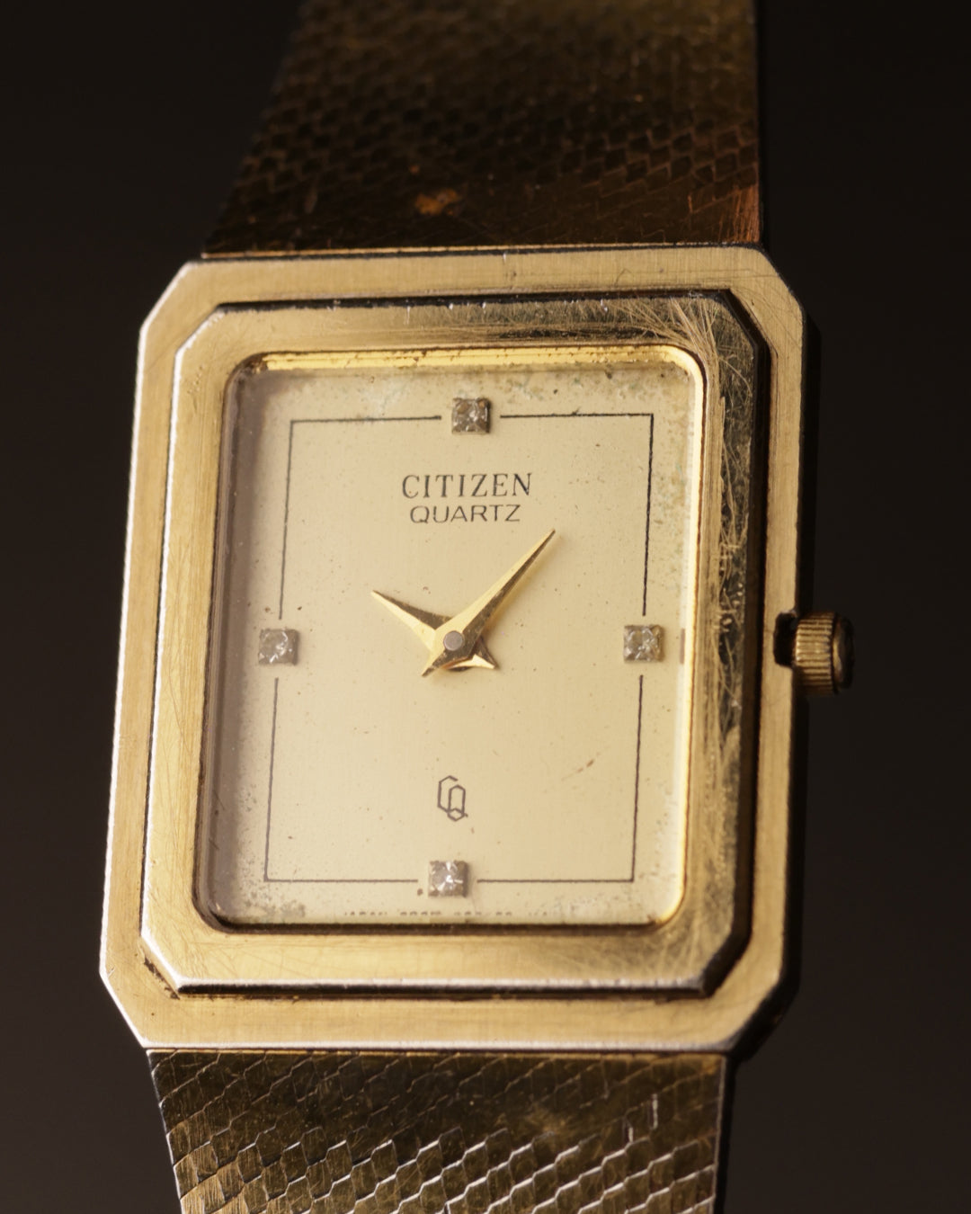 Citizen Quartz Vintage Dress Watch – Gold Mesh, Diamond Markers (1980s) [27x31mm]