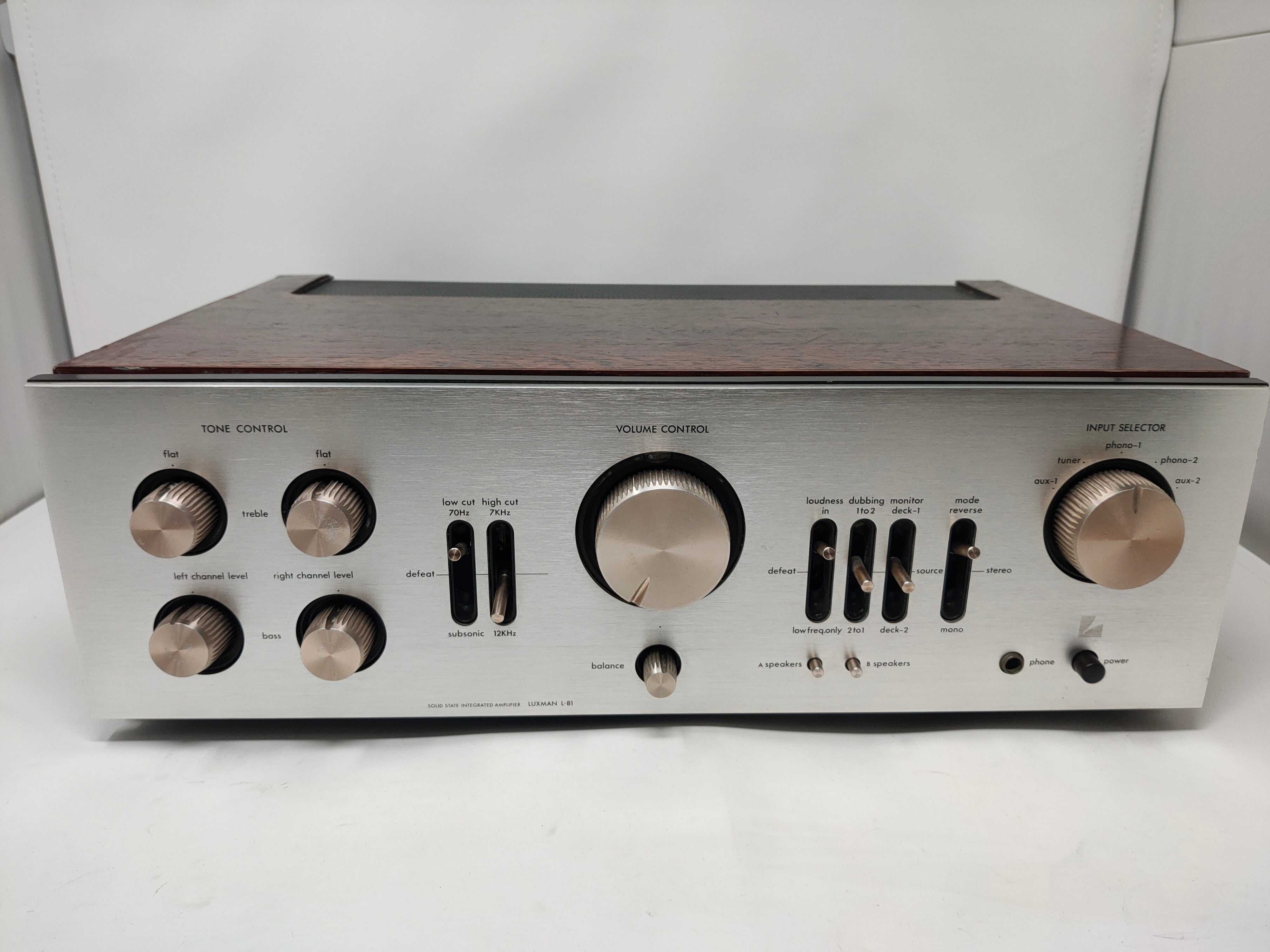 LUXMAN L-81