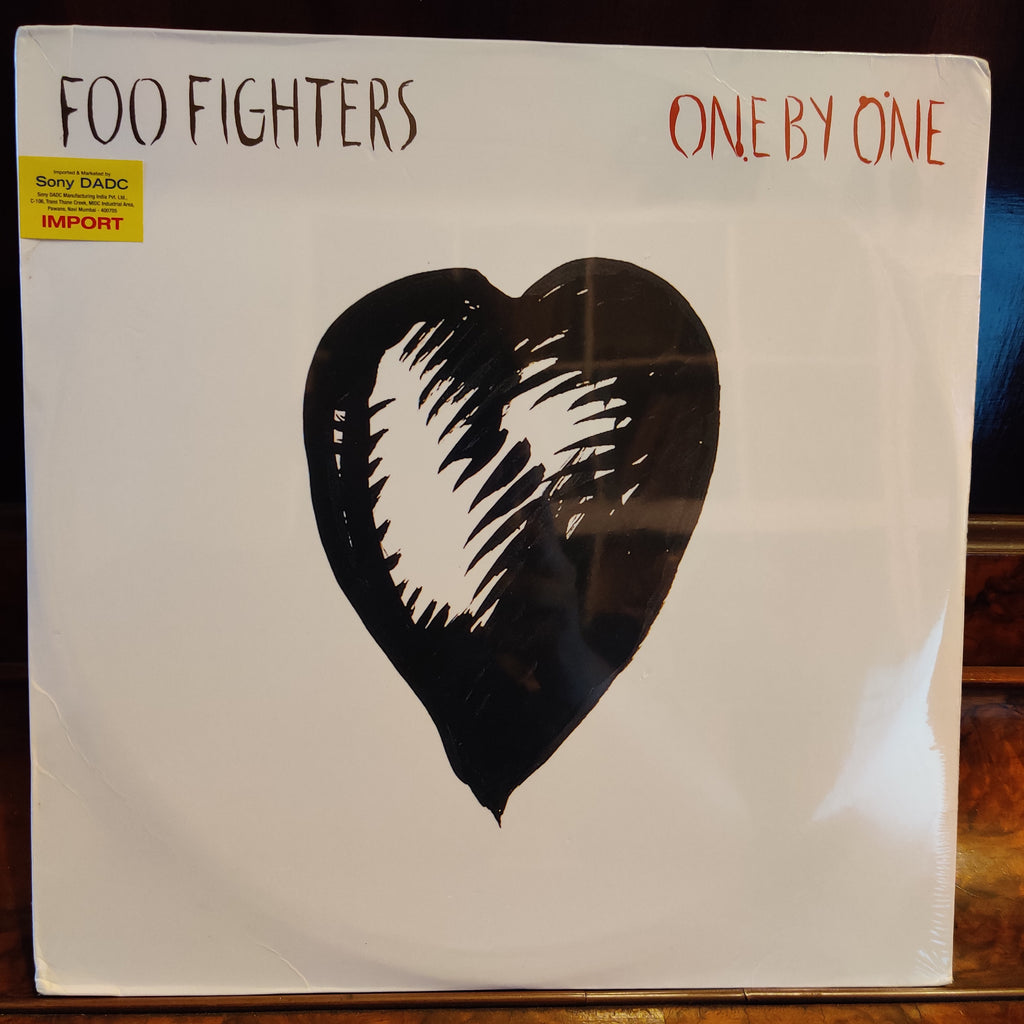 Foo Fighters – One By One (Bent Cover) (MINT) TRC