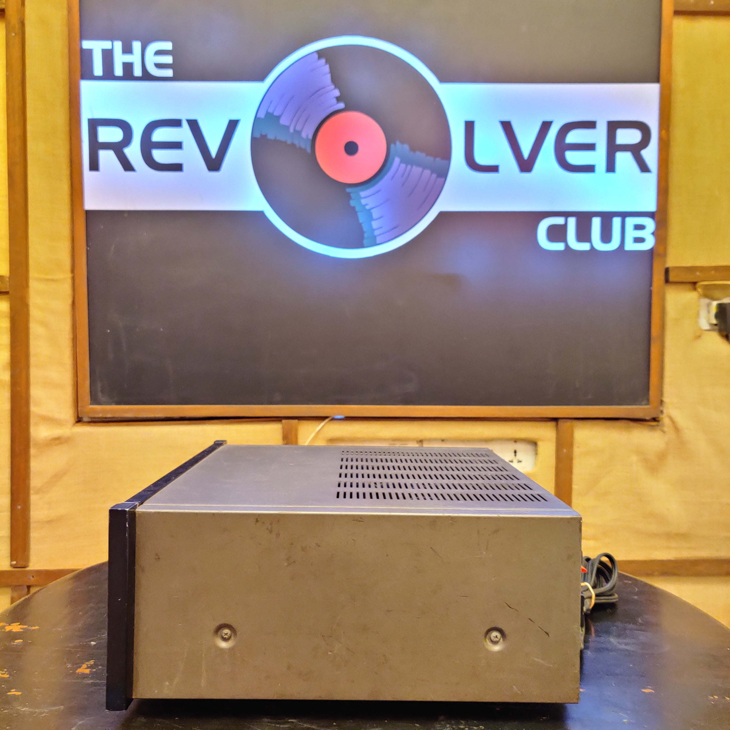 Sansui BA-2000 Power Amplifier (Slightly Used) & Sansui CA-2000 Pre-Amplifier (110 V) (Mint Condition) - Pre-Owned